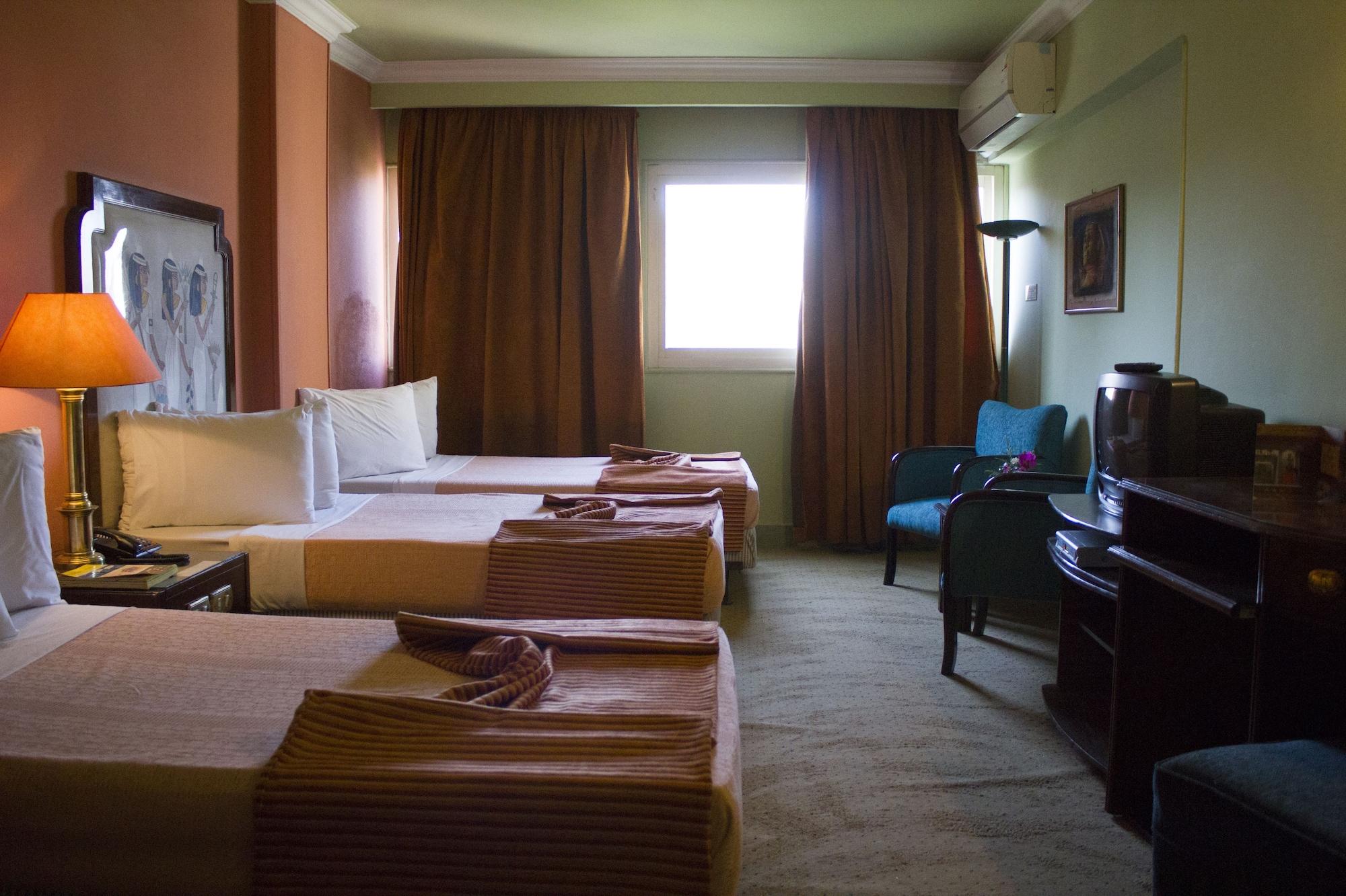 Zayed Hotel Giza Bagian luar foto